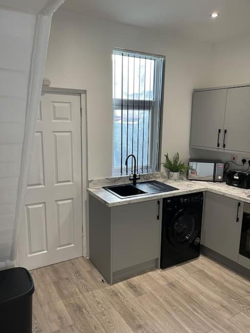 Luxury Accommodation. Wallasey Exterior foto
